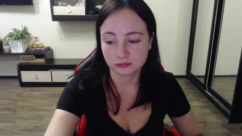 Laralianna online show from October 3, 12:32 pm