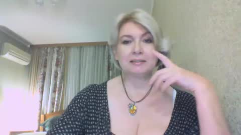 laramrs online show from November 24, 4:20 pm