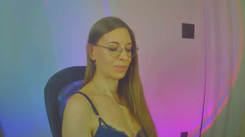 larawintersxxx online show from November 3, 9:08 pm