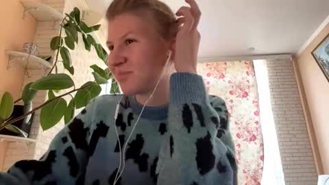 Eva online show from October 21, 1:04 pm