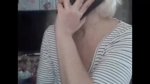 larisaq4ugo24 online show from November 1, 8:40 am