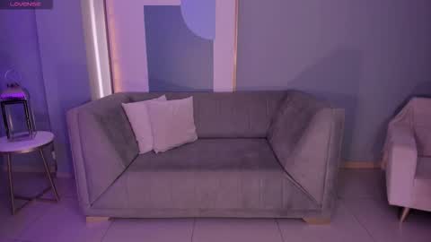 Larisa Smirnov online show from November 21, 3:52 am