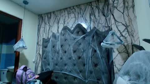Snapshot of larissa01_ chatting on October 23, 3:12 am Lari online show from October 23, 3:12 am