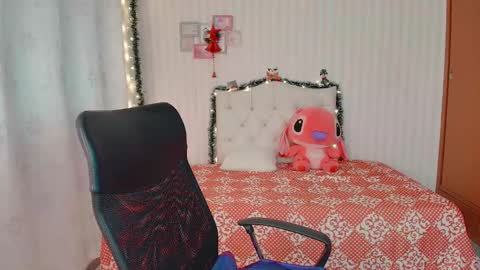 Larissas online show from December 2, 6:32 pm