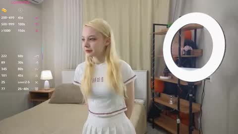 Emilia for my friends Amy online show from November 10, 1:11 am