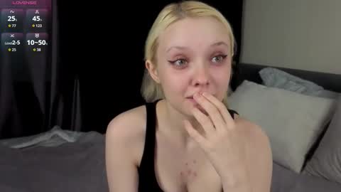 Emilia for my friends Amy online show from December 4, 1:41 am