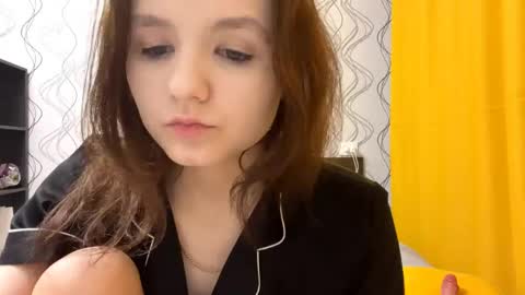Mila online show from June 4, 7:18 pm