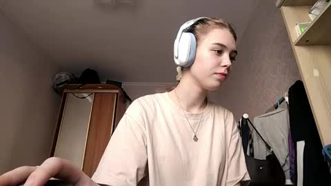 Linet online show from April 13, 8:04 am