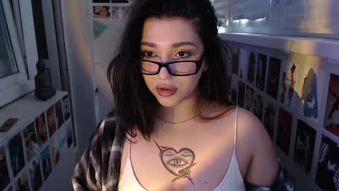 miiiiiiaaaa online show from January 16, 7:17 am