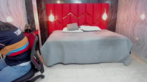 EMMA   online show from April 4, 2:38 pm