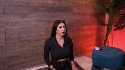 Latina online show from November 21, 7:05 pm