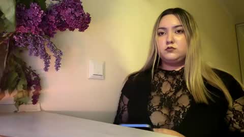 Karen online show from April 29, 5:40 pm