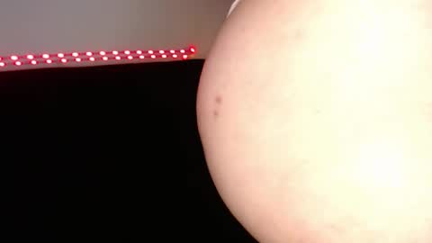 lau_24 online show from April 8, 7:21 am