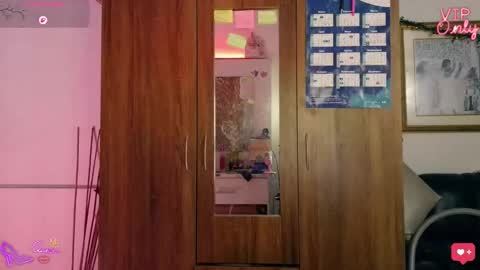 laujgray online show from March 12, 2:36 am