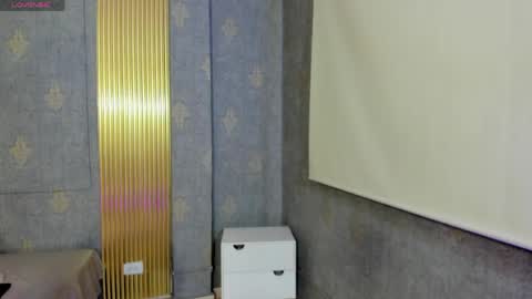 laulin_tay online show from April 11, 3:23 am