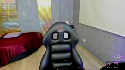 laulin_tay online show from March 14, 4:57 am