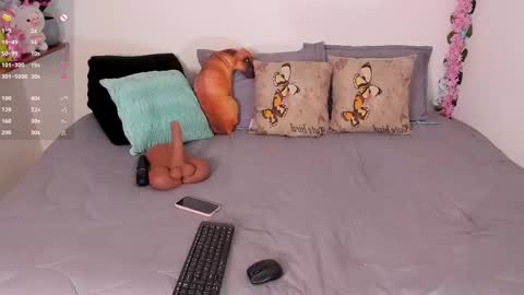 laura1__ online show from March 11, 1:10 am