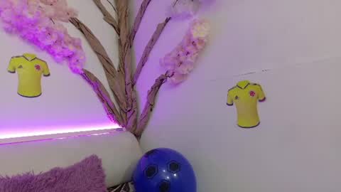    online show from June 12, 12:24 pm