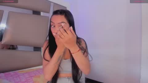 laura__js_ online show from January 30, 7:48 pm