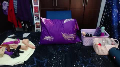  Wen  online show from November 5, 8:25 pm