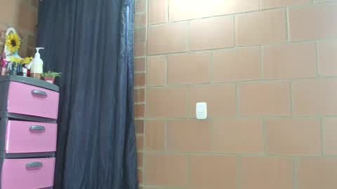 Laura online show from February 14, 4:58 am