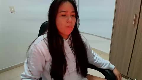 laura online show from December 20, 2:26 am