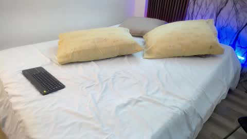 Lau online show from February 19, 4:11 pm