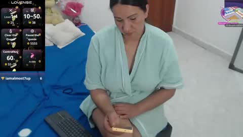 laura_foxx2379 online show from November 2, 12:47 am