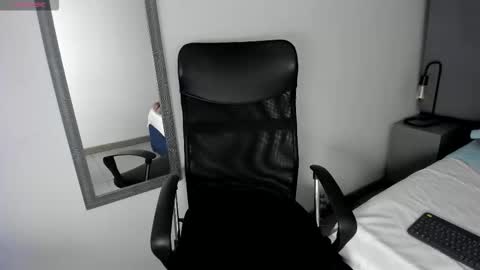 laura hotties online show from January 8, 5:50 pm