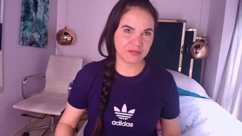 laura hotties online show from May 31, 6:09 pm