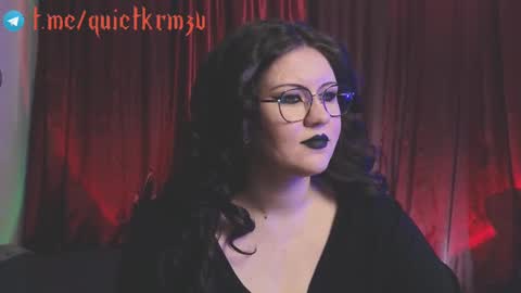 Snapshot of laura_karamazov chatting on January 23, 12:41 pm Miss Laura online show from January 23, 12:41 pm