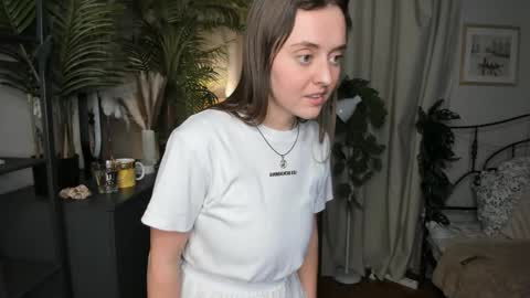 Snapshot of laura_mutti chatting on October 19, 4:09 pm Samantha online show from October 19, 4:09 pm