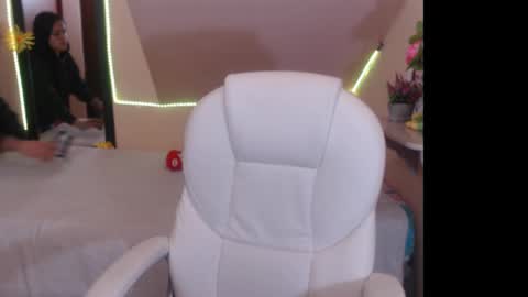 Laura Pink    online show from December 24, 9:22 pm