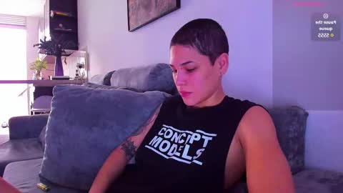 Snapshot of laura_r23 chatting on January 18, 5:37 pm Laura Rose online show from January 18, 5:37 pm