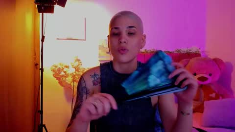 Laura Rose online show from March 21, 8:19 am