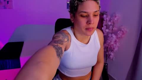 Laura Rose online show from November 7, 11:42 pm