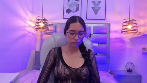 Snapshot of laura_stuar chatting on October 30, 1:12 pm laura stuar online show from October 30, 1:12 pm