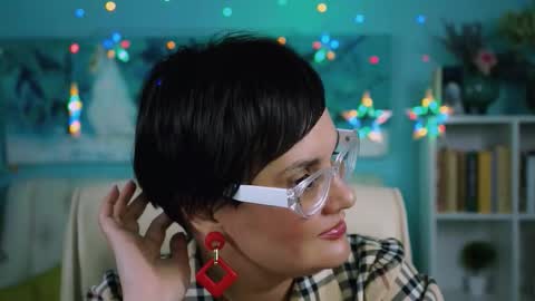 lauradavidsons online show from November 5, 6:24 pm