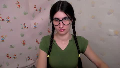 Laura online show from December 4, 1:46 pm