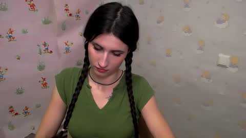 Laura online show from November 19, 9:20 am