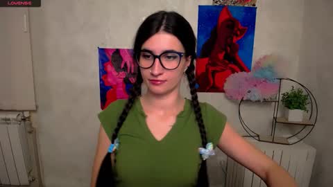 Laura online show from November 10, 1:39 pm