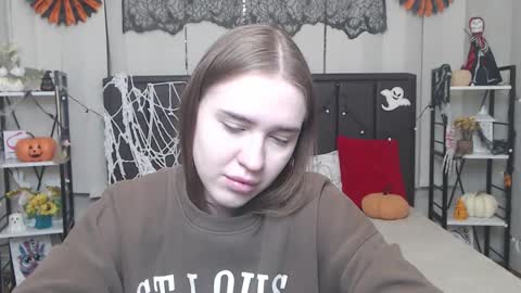 LauraHlot online show from October 30, 7:15 pm