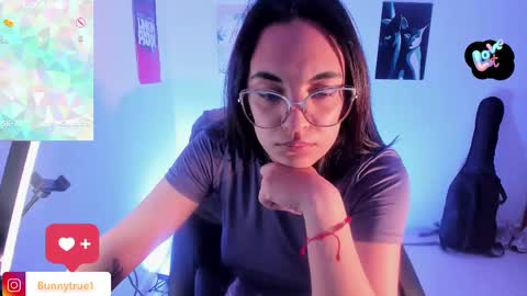 lauraohana online show from February 12, 8:06 am