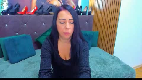 Laura online show from November 3, 4:27 am