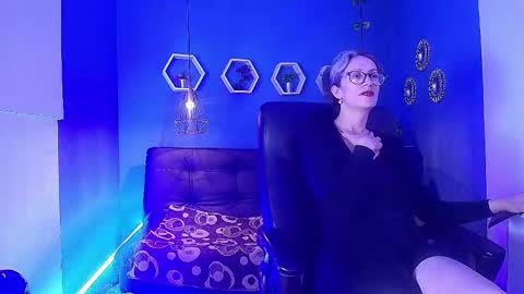 Laura Sofia online show from February 17, 9:58 pm