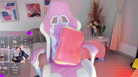 MissLauren online show from May 27, 1:57 am