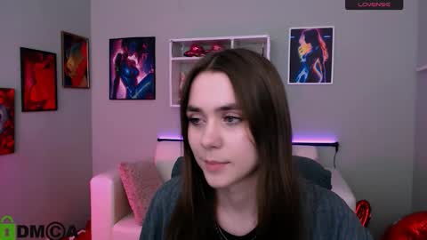 Laure online show from March 1, 6:29 pm