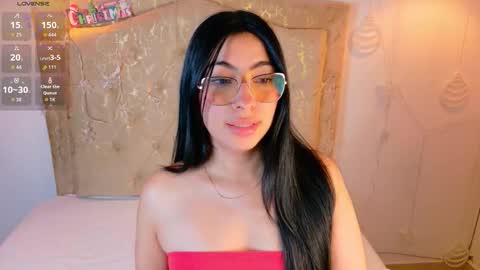laurenn_smitth online show from December 16, 12:44 pm