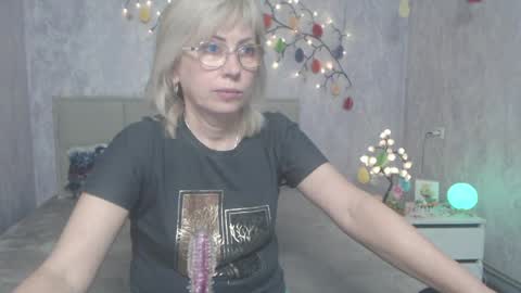 Lauren online show from March 31, 5:51 am