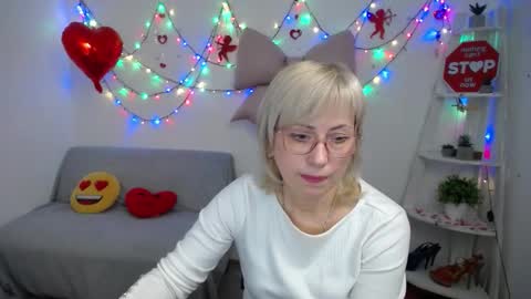 Lauren online show from February 16, 6:41 pm